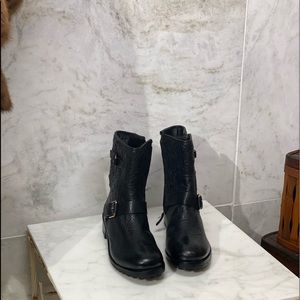 tory burch boots black